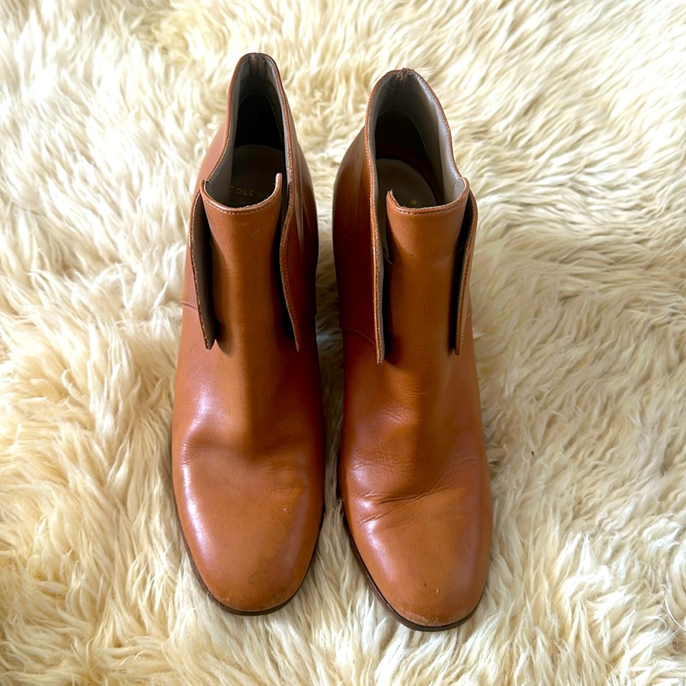 COLE HAAN Tan Leather Bootie w Gold Detail sz 8.5
